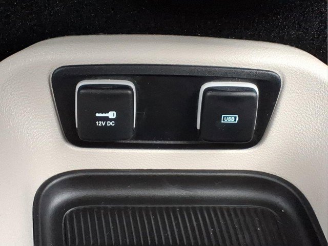 Used 2017 Chrysler Pacifica Limited w/ UConnect Theater Package image 23