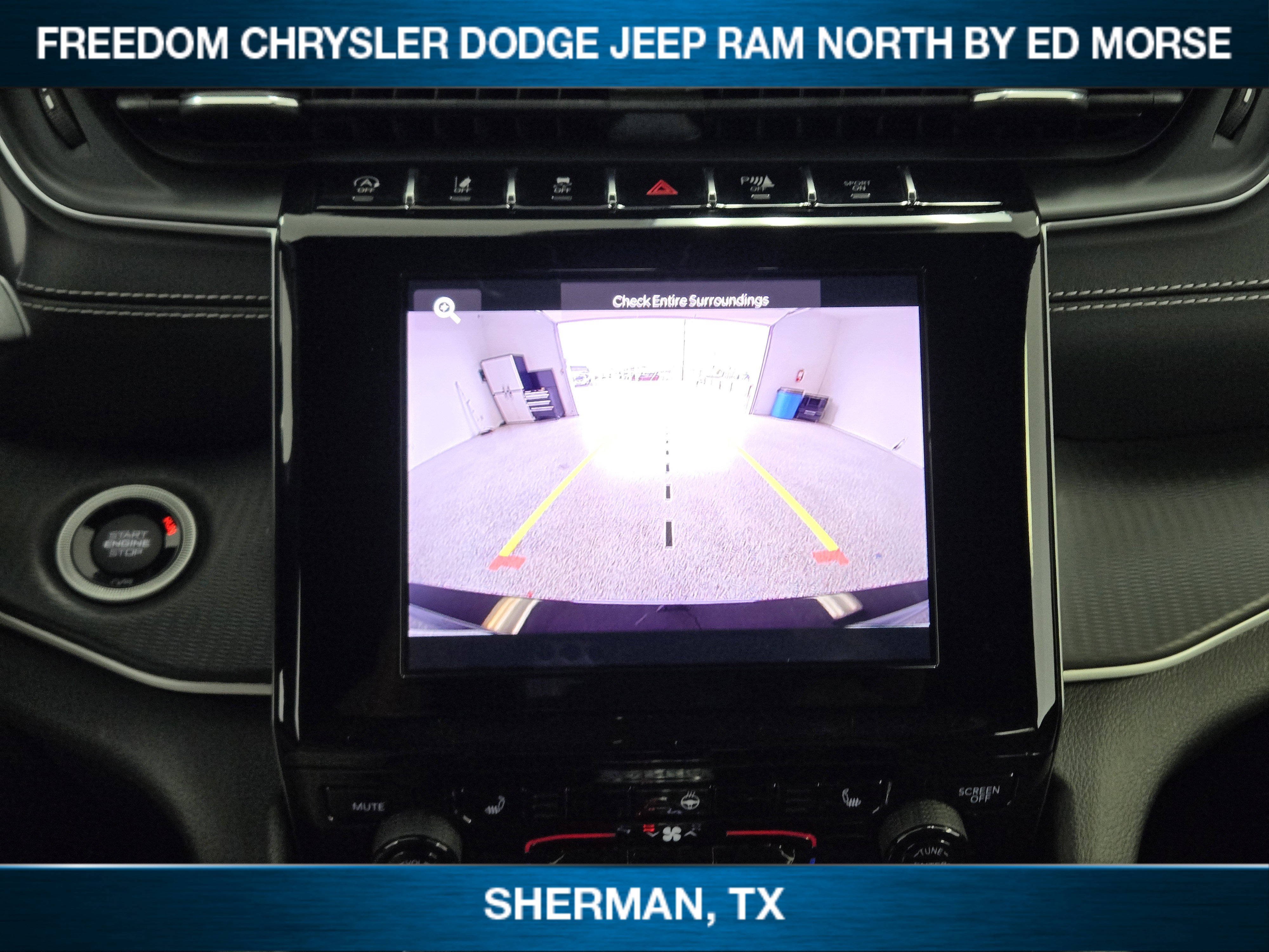 Used 2023 Jeep Grand Cherokee L Laredo image 12