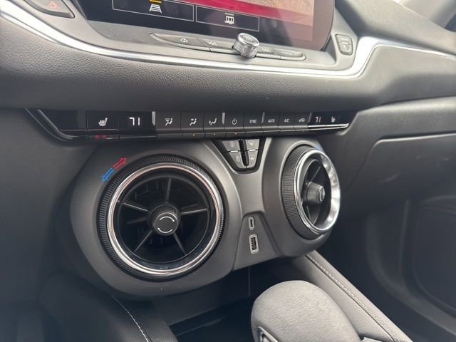 Used 2025 Chevrolet Blazer LT AWD/4WD image 19