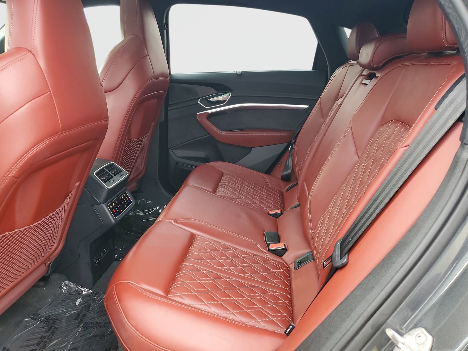 Used 2024 Audi SQ8 e-tron Prestige image 14