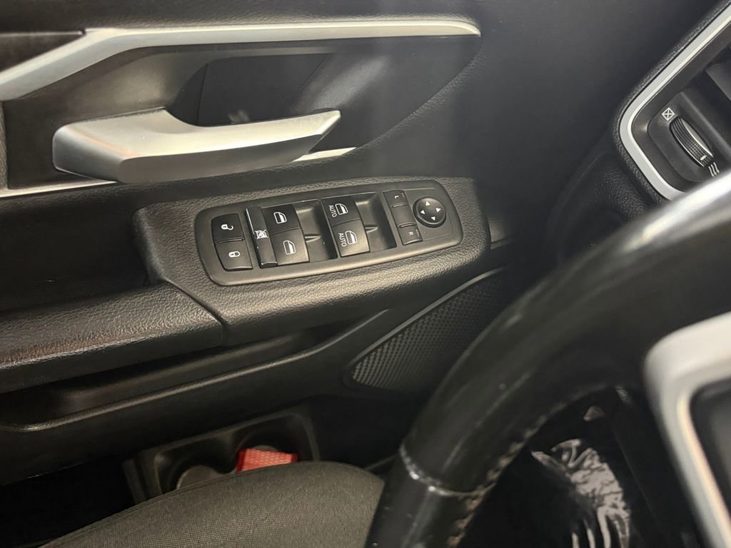 Used 2021 RAM 1500 Big Horn RWD image 11