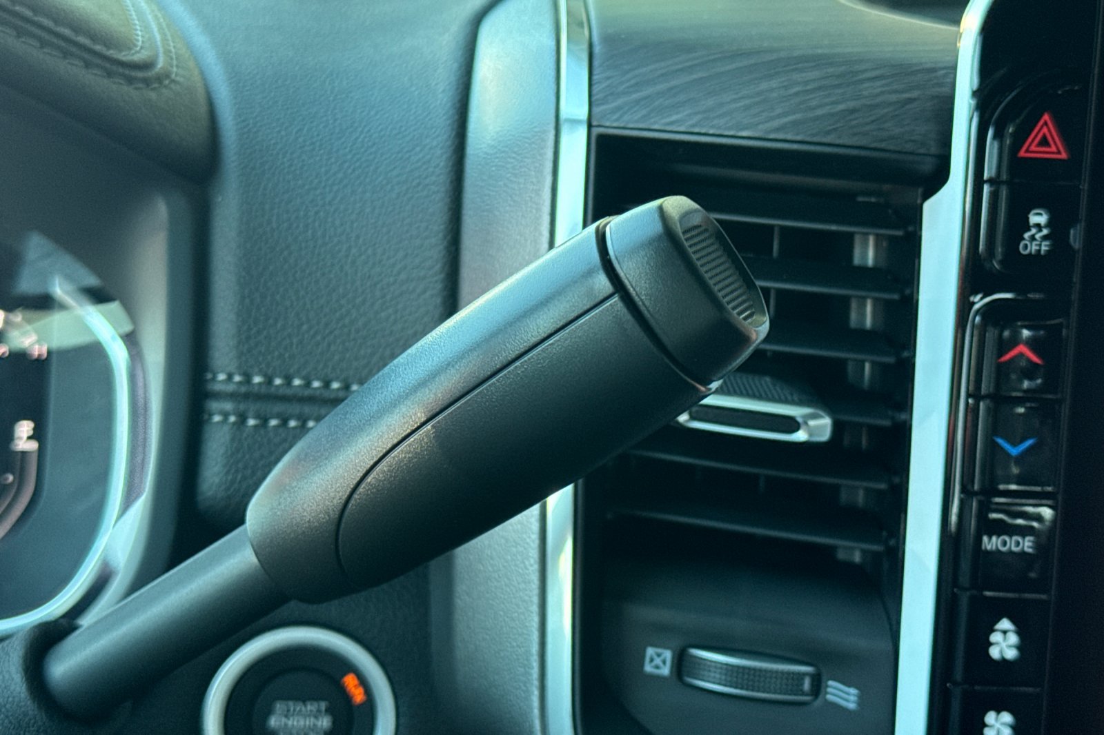 New 2026 RAM 3500 Laramie AWD/4WD image 20