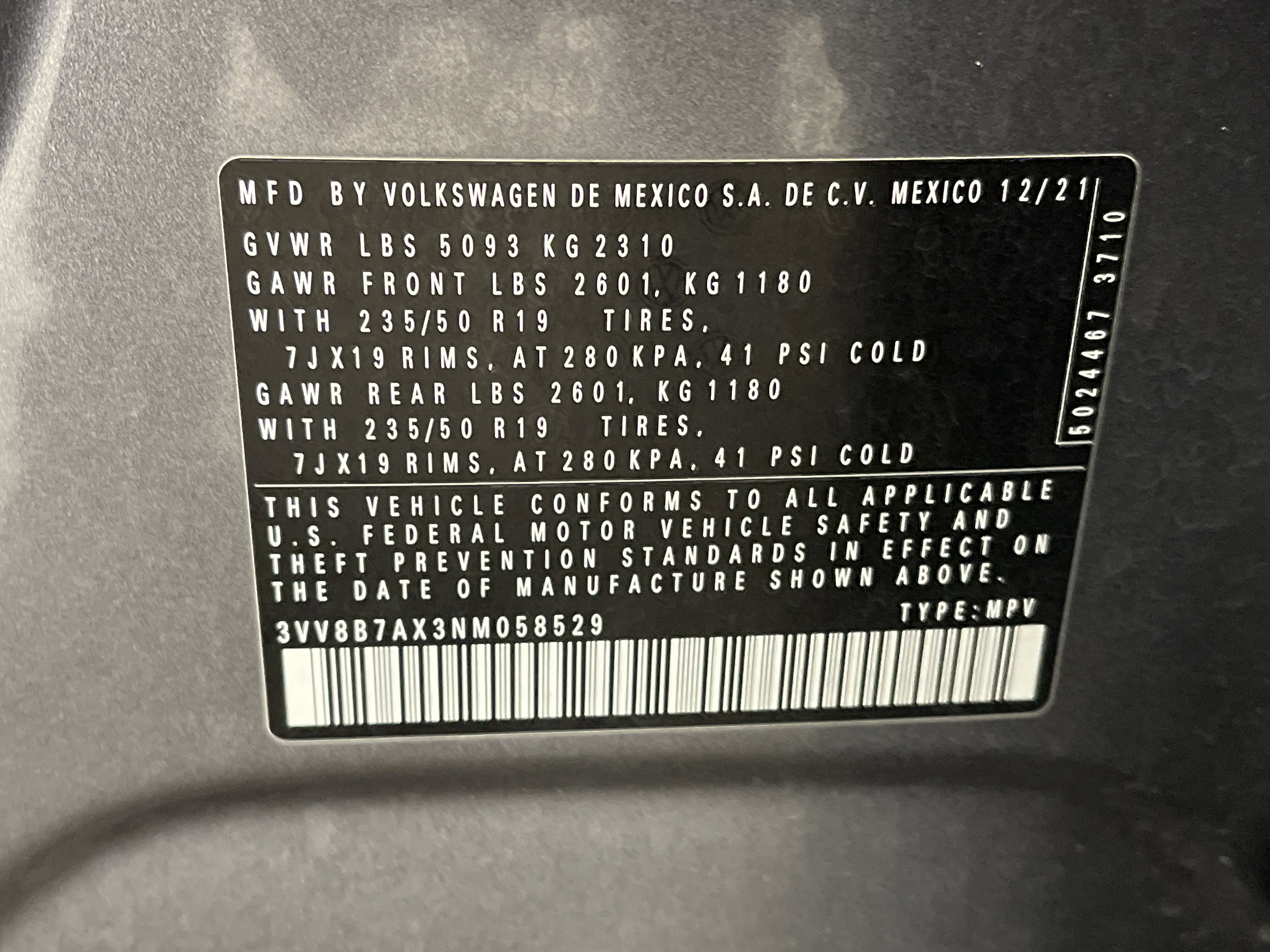 Used 2022 Volkswagen Tiguan SE R-Line image 28