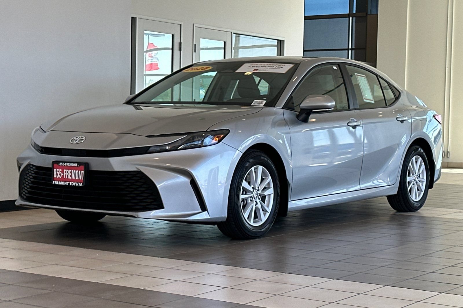 Used 2025 Toyota Camry LE FWD image 8