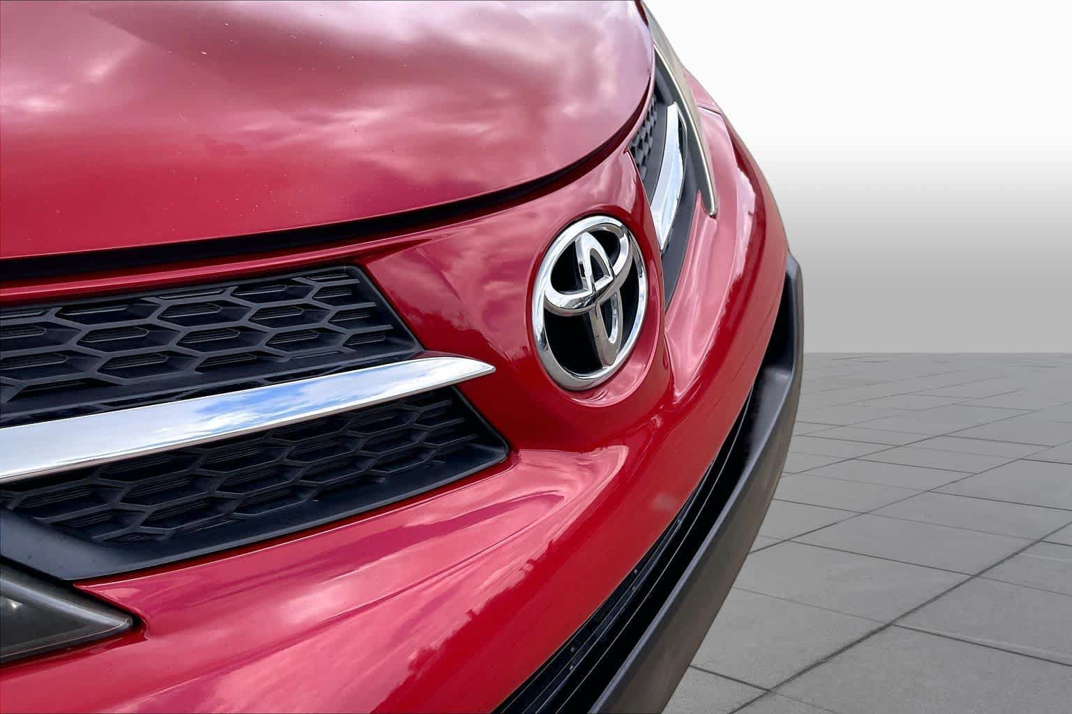 Used 2015 Toyota RAV4 Limited w/ Technology Package FWD image 30