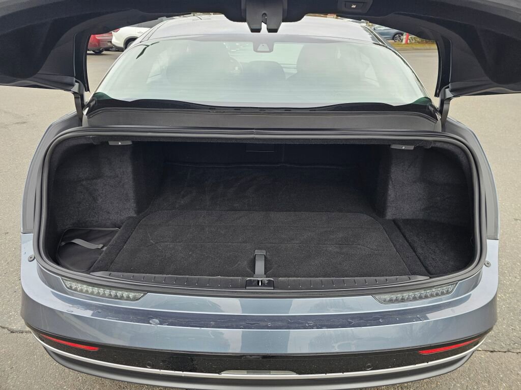 Used 2024 Lucid Air Touring image 18