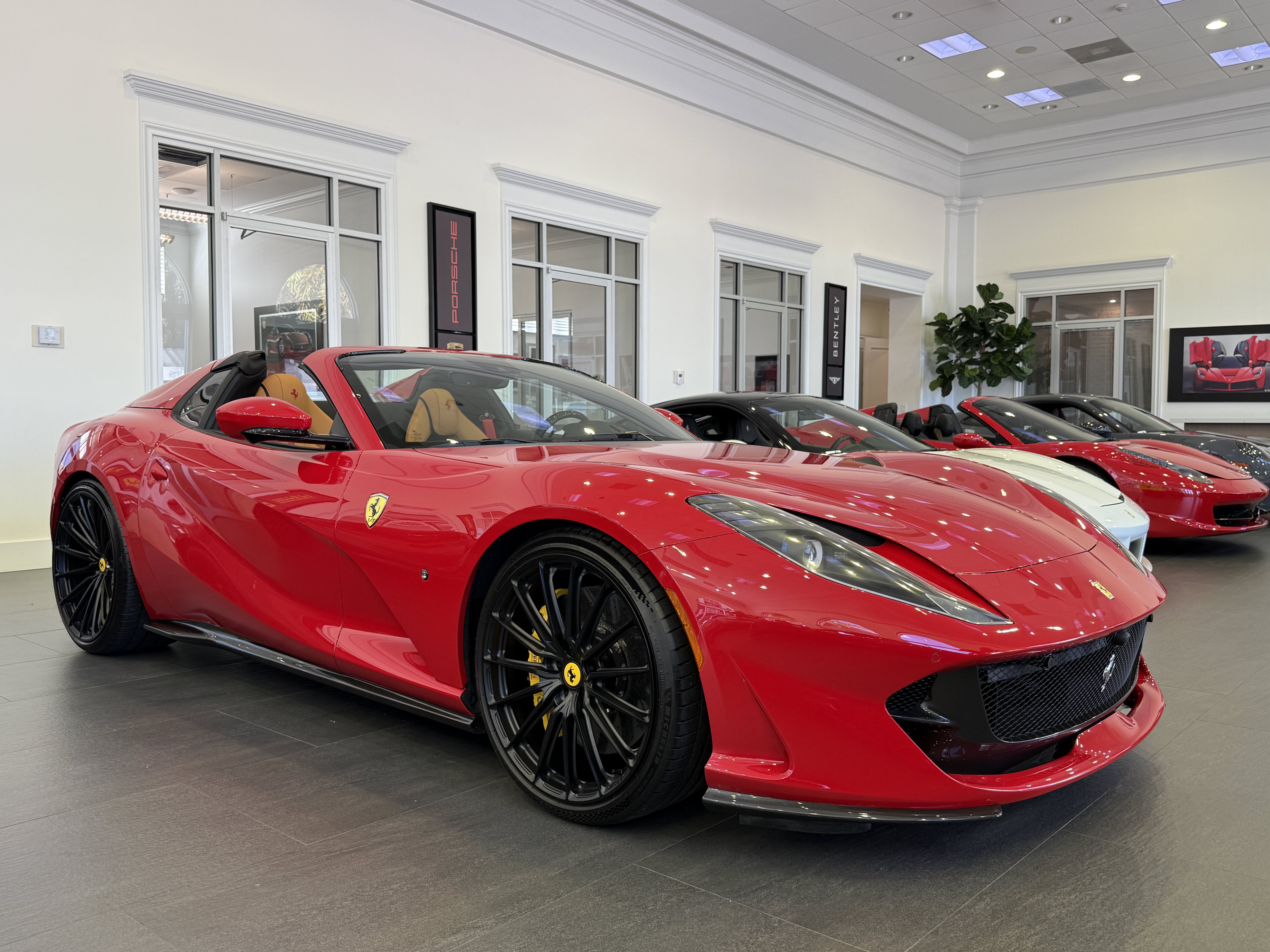 Used 2022 Ferrari 812 GTS RWD image 9