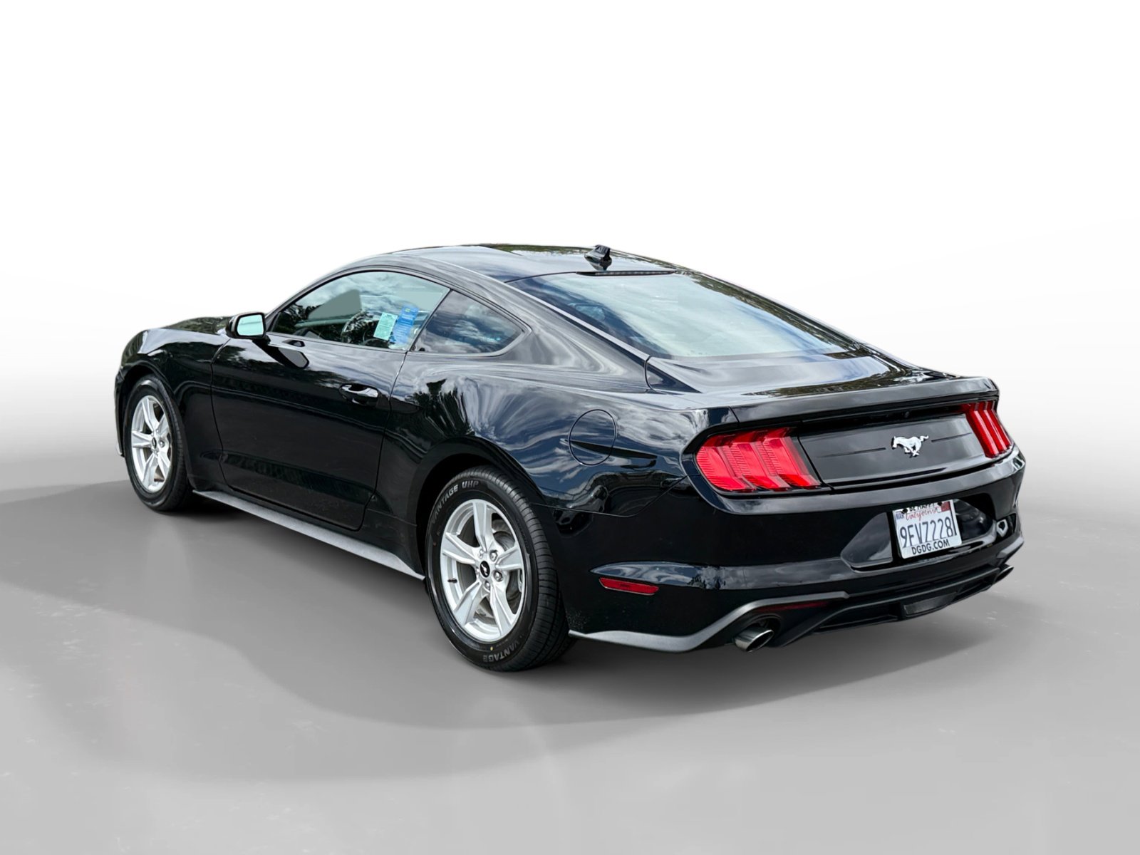 Certified 2022 Ford Mustang Coupe RWD image 3