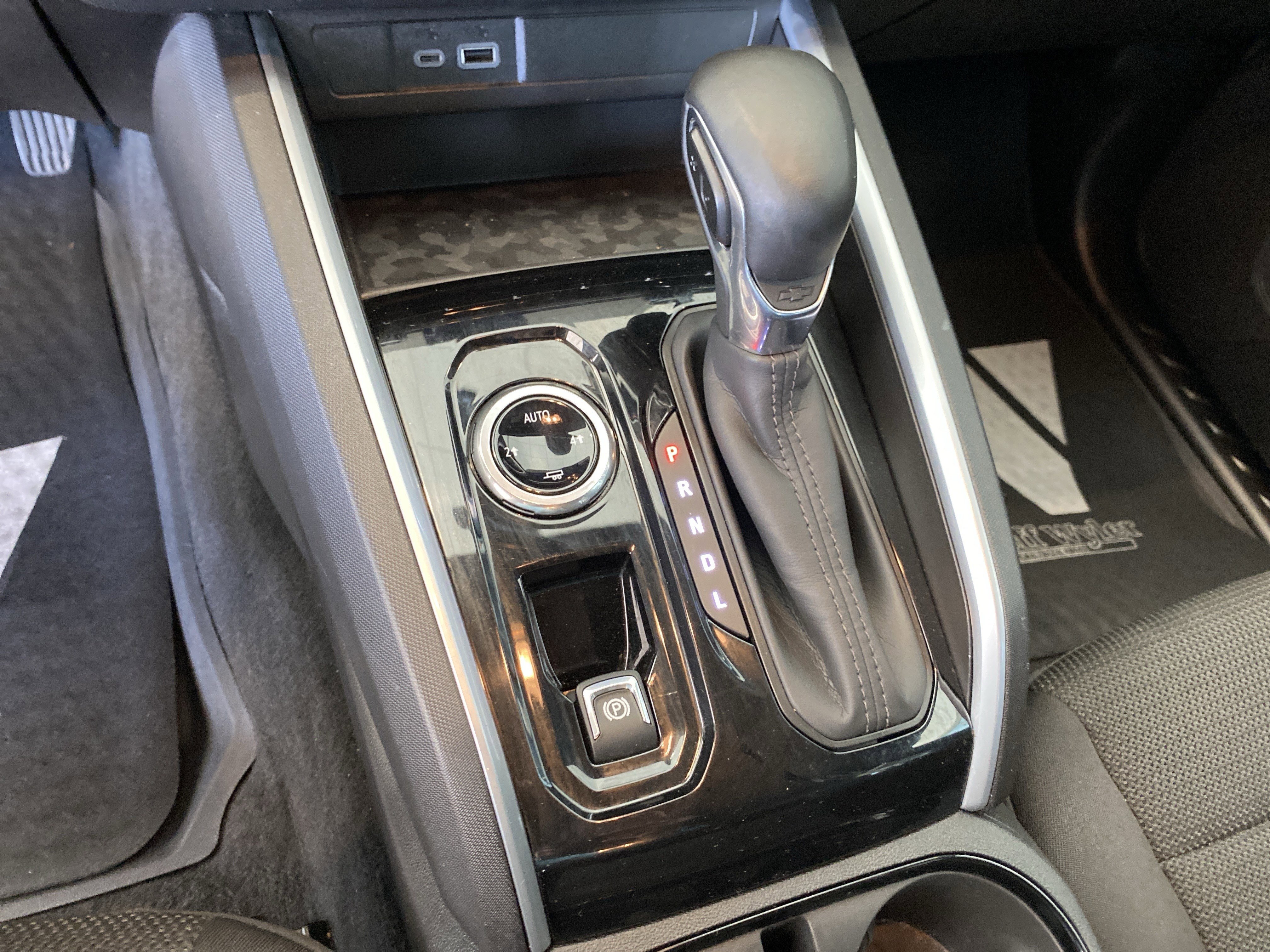 Used 2024 Chevrolet Colorado LT w/ LT Convenience Package image 14