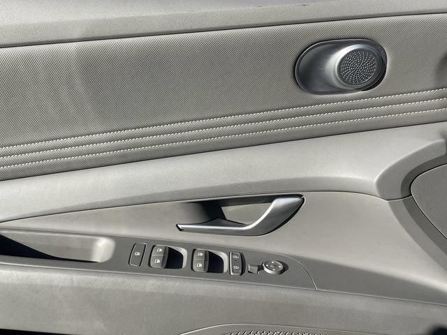 Used 2025 Hyundai Elantra Sport FWD image 22