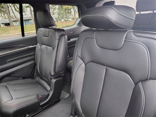 New 2025 Jeep Grand Cherokee L Limited w/ Black Appearance Package image 29