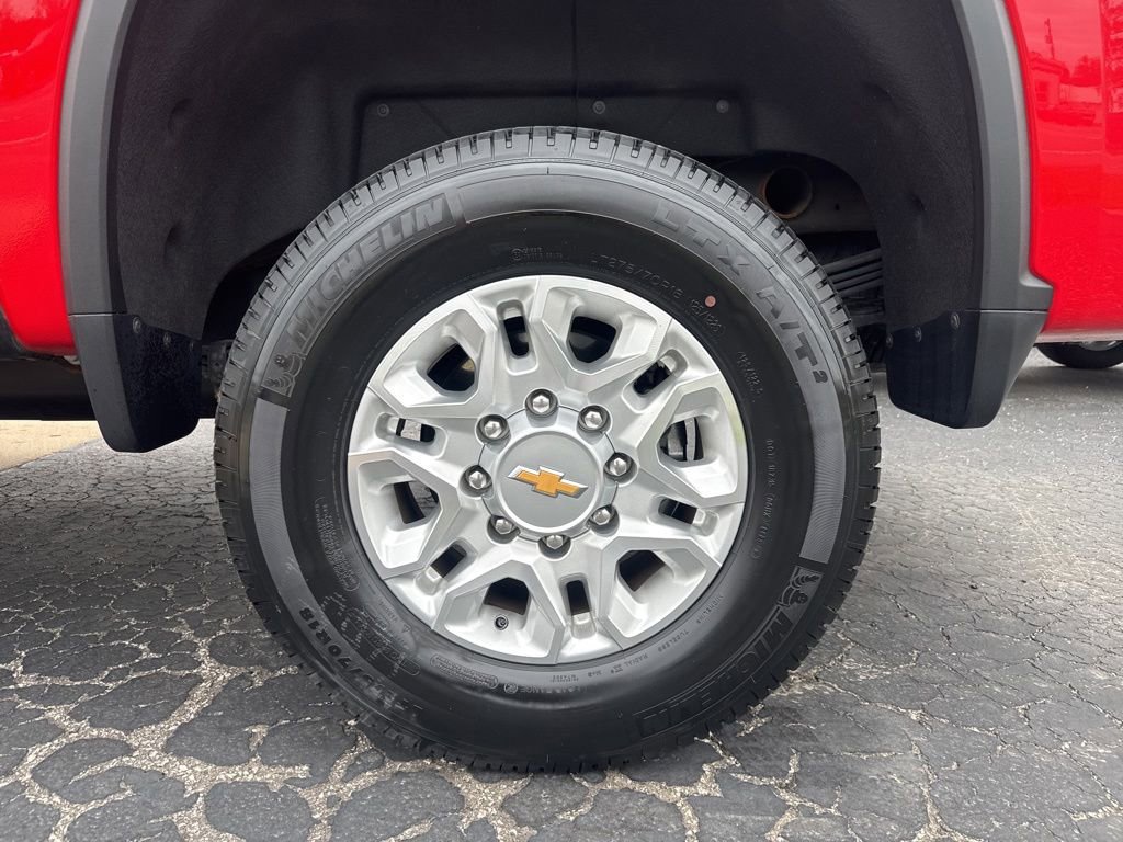 Used 2024 Chevrolet Silverado 2500 LT w/ All Star Edition AWD/4WD image 9