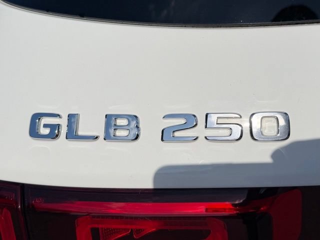 Used 2023 Mercedes-Benz GLB 250 4MATIC image 7