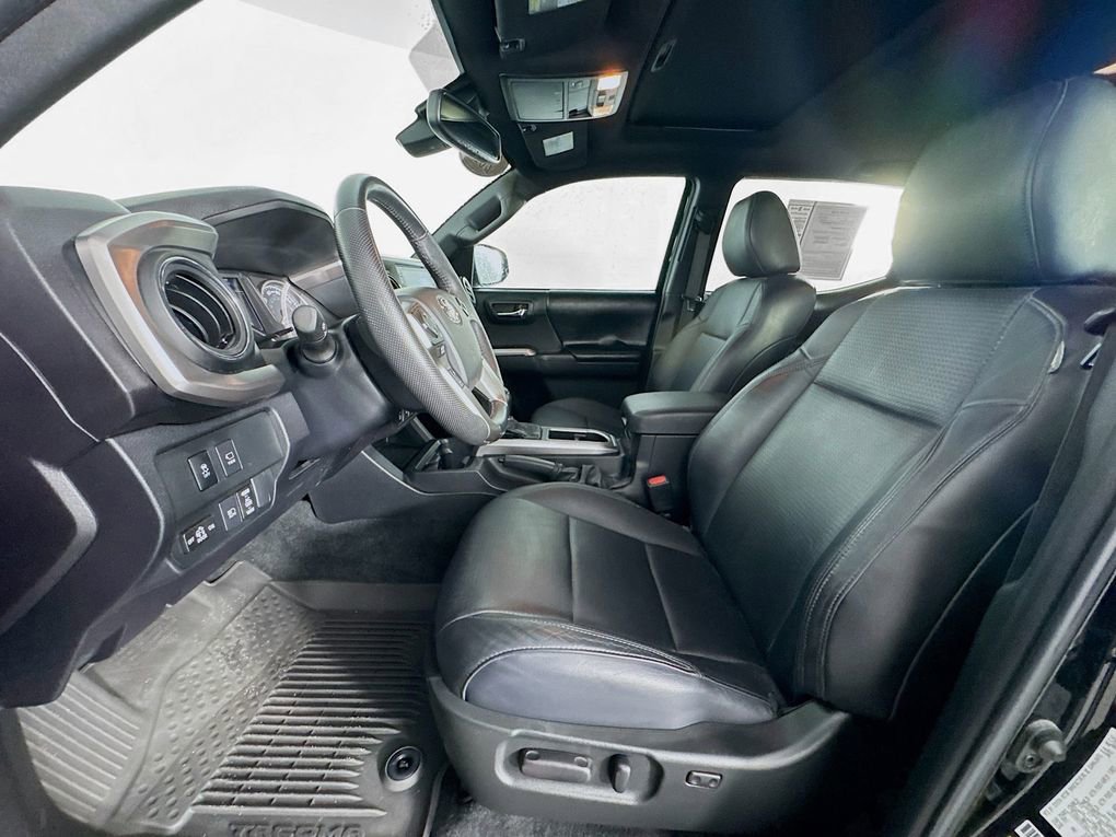 Used 2023 Toyota Tacoma Limited AWD/4WD image 12