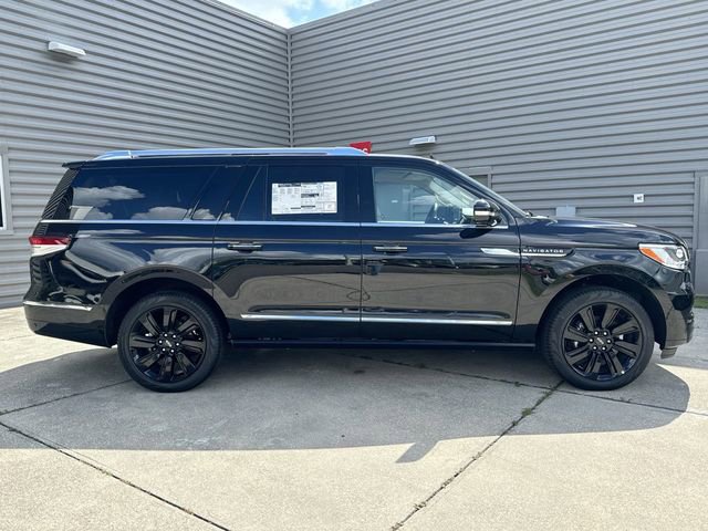 New 2024 Lincoln Navigator L Reserve AWD/4WD image 2