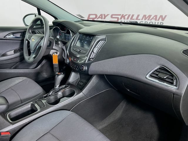 Used 2019 Chevrolet Cruze LS w/ LS Convenience Package FWD image 34