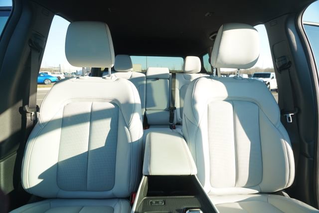 New 2026 Jeep Cherokee Limited image 32