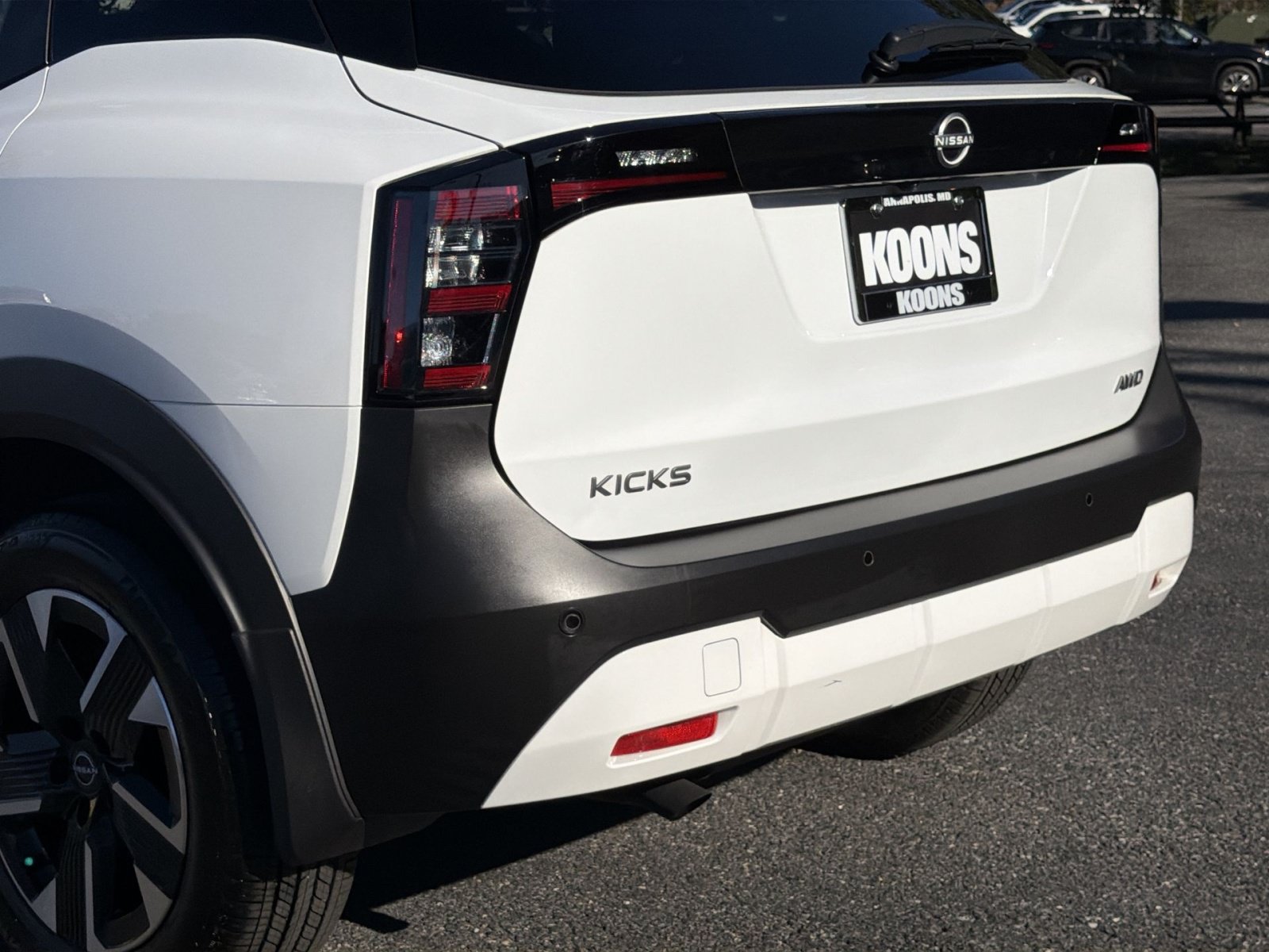 Used 2025 Nissan Kicks SV AWD/4WD image 31