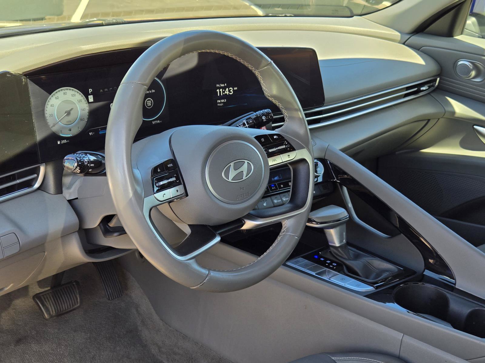 Used 2025 Hyundai Elantra SEL FWD image 17