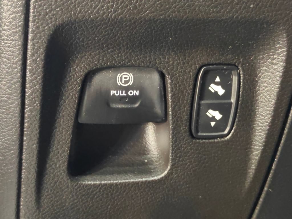 Used 2021 RAM 1500 Big Horn AWD/4WD image 12
