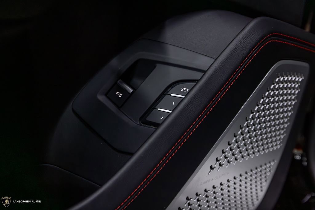 Used 2019 Lamborghini Urus AWD/4WD image 21