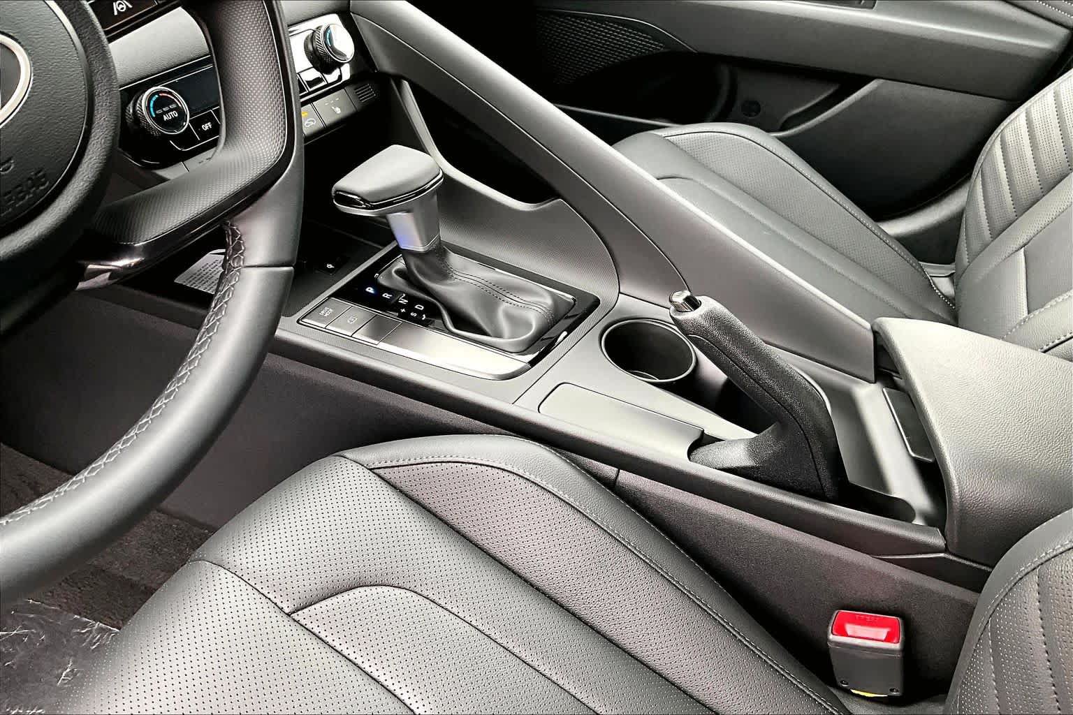 New 2026 Hyundai Elantra SEL Sport FWD image 11