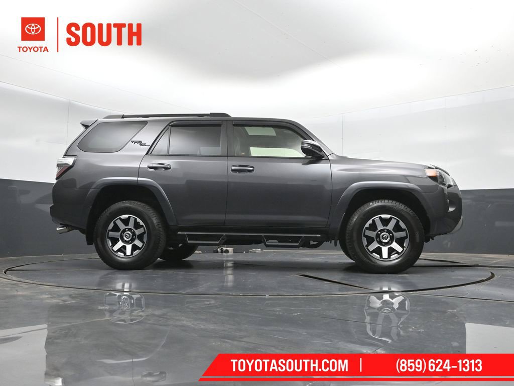 Used 2019 Toyota 4Runner TRD Off-Road Premium AWD/4WD image 39