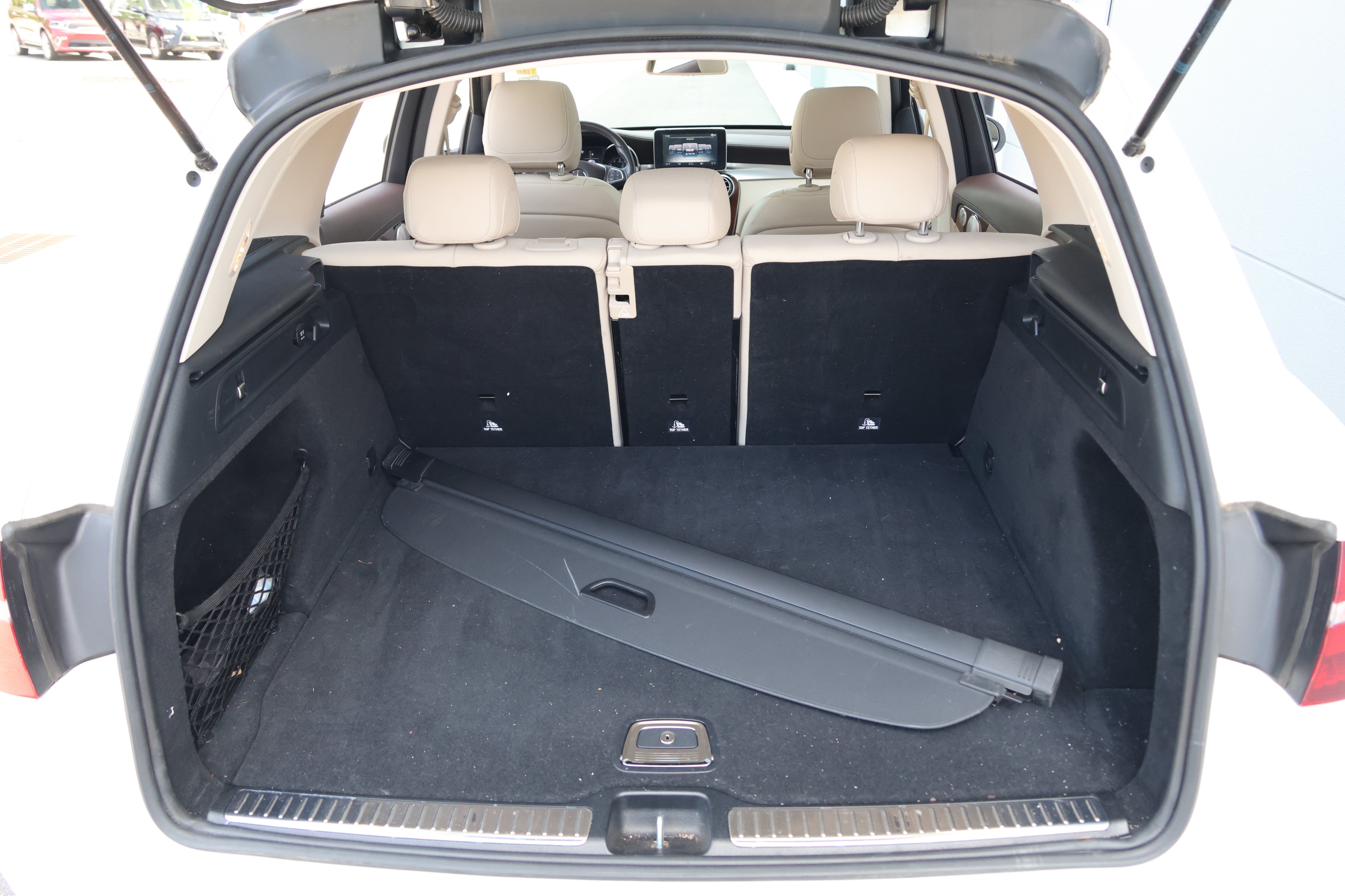 Used 2018 Mercedes-Benz GLC 300 4MATIC image 34