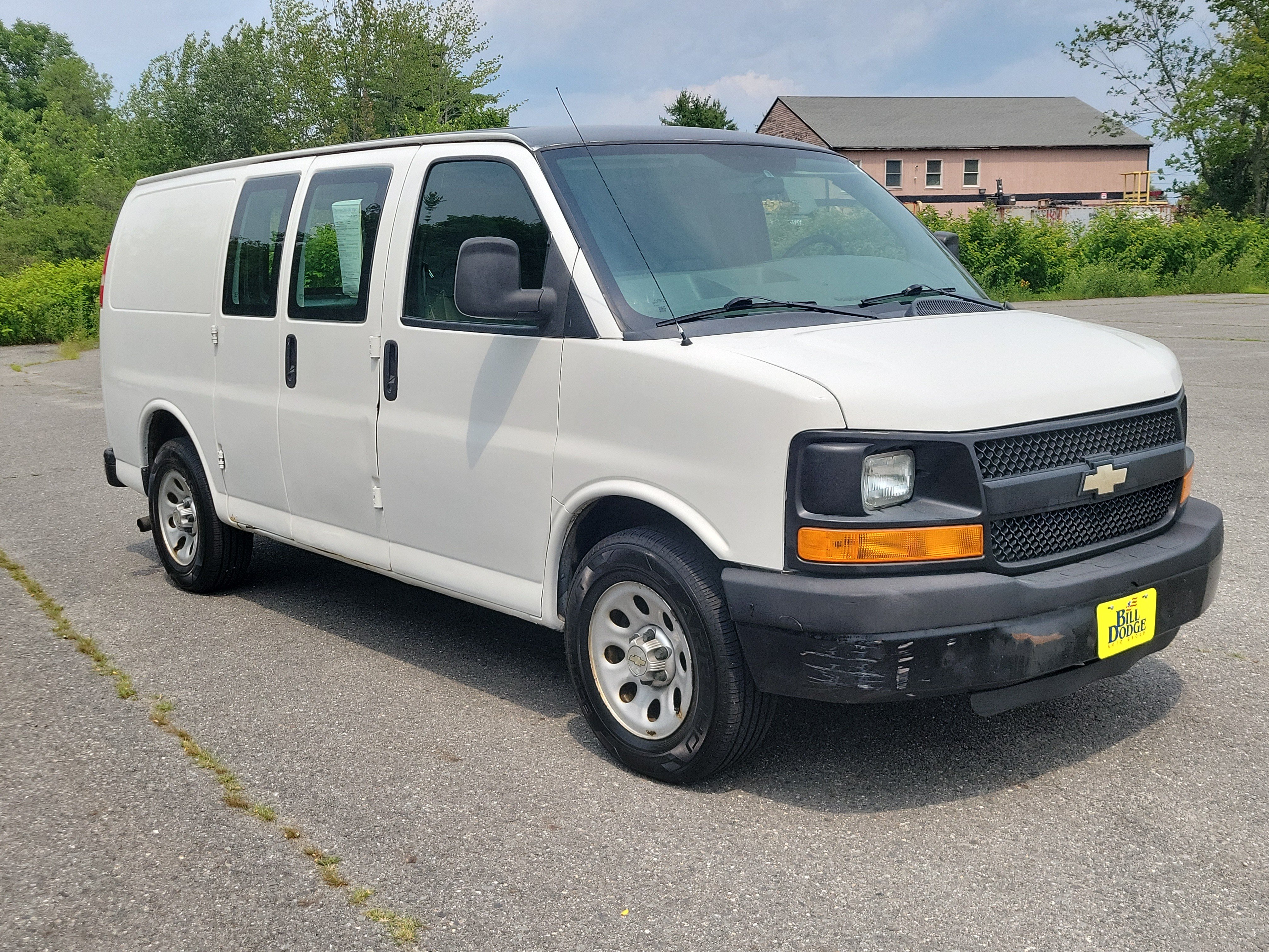 Used 2013 Chevrolet Express 1500 RWD image 3