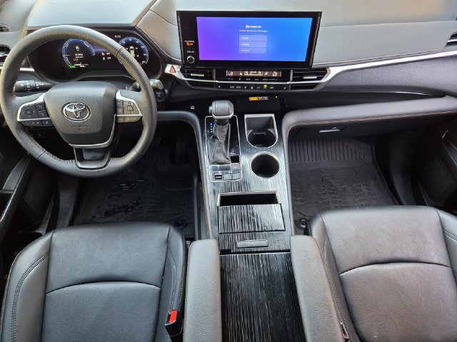 Certified 2025 Toyota Sienna XLE Woodland Edition AWD/4WD image 23