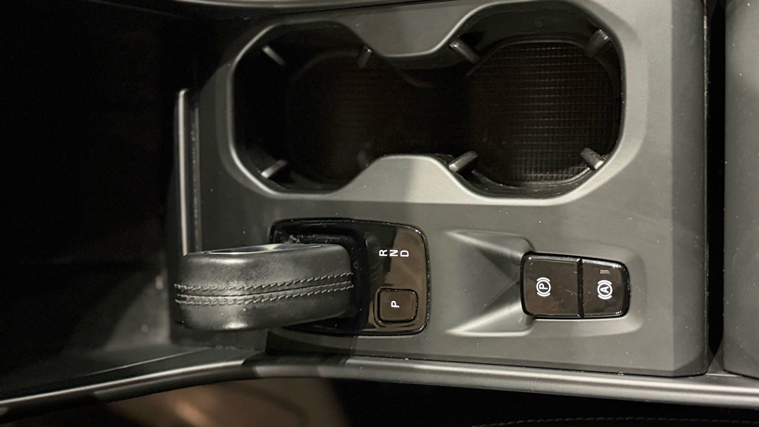 Used 2020 Volvo XC40 T5 Momentum image 68