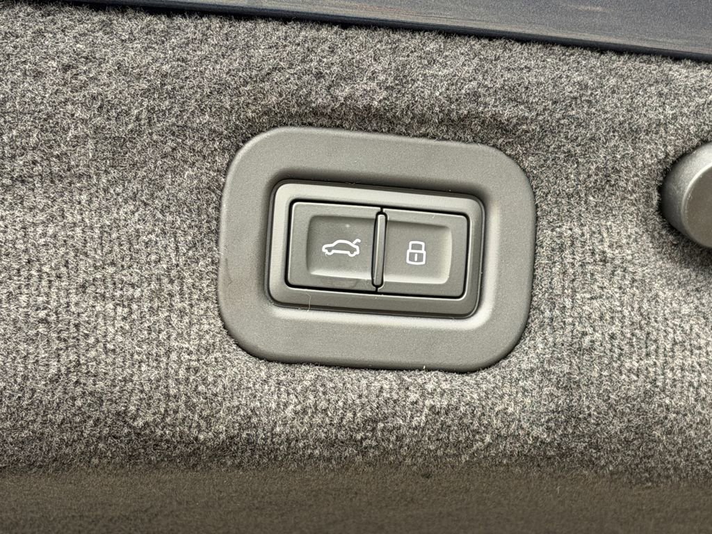 Used 2025 Bentley Continental GT image 35