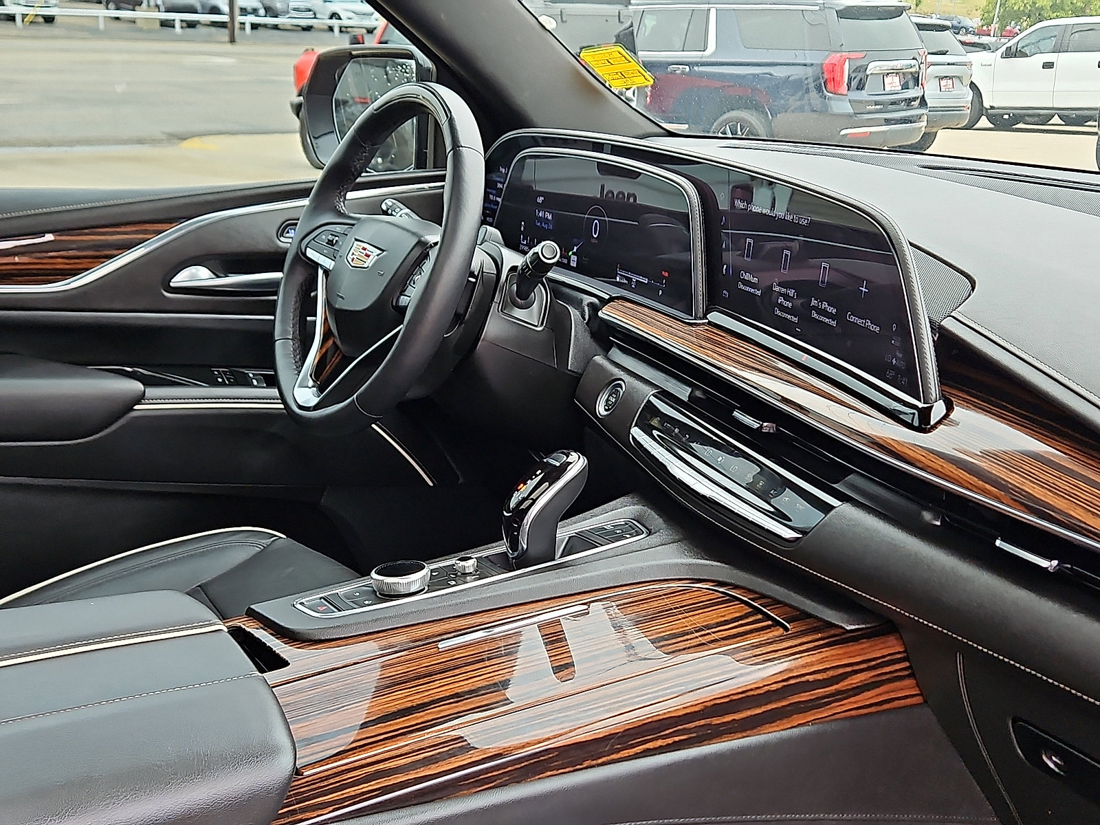 Used 2024 Cadillac Escalade Premium Luxury image 8