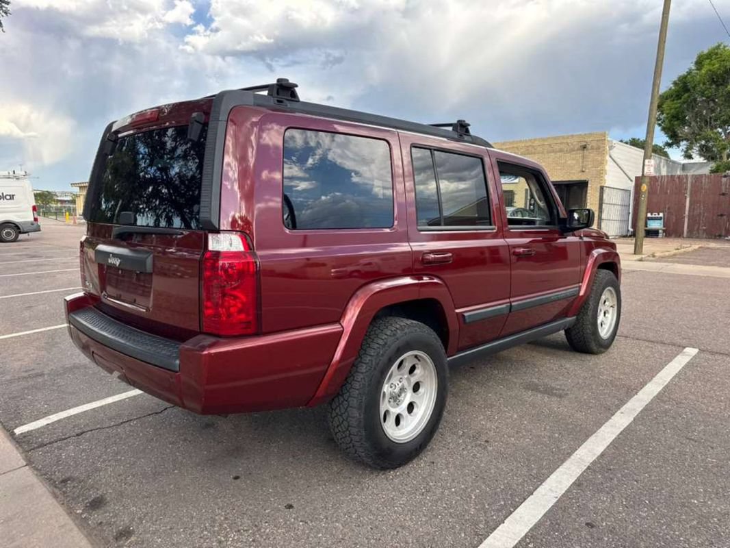 Used 2008 Jeep Commander Sport AWD/4WD image 2