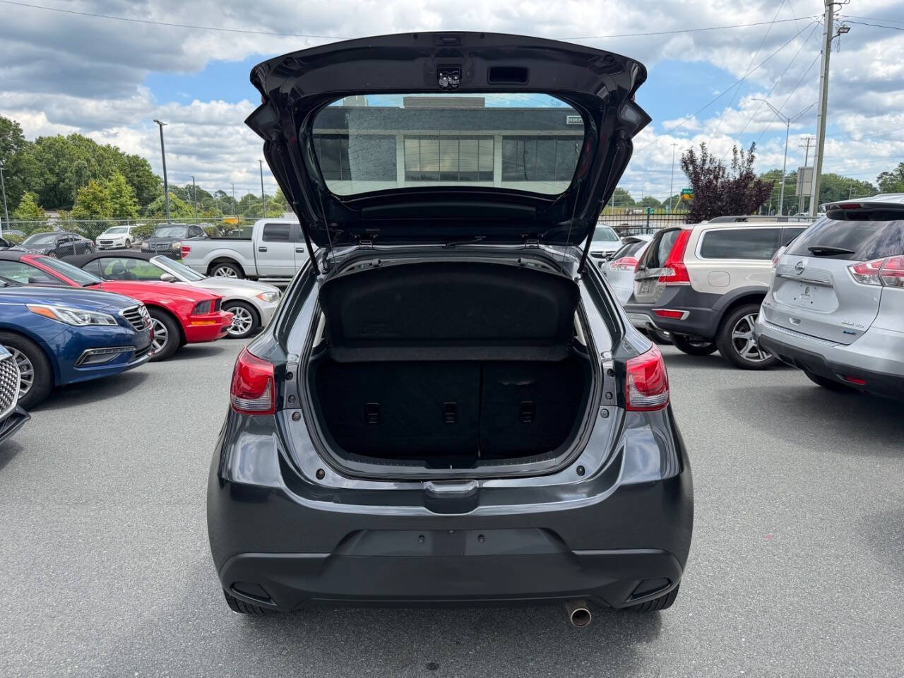 Used 2020 Toyota Yaris LE FWD image 11