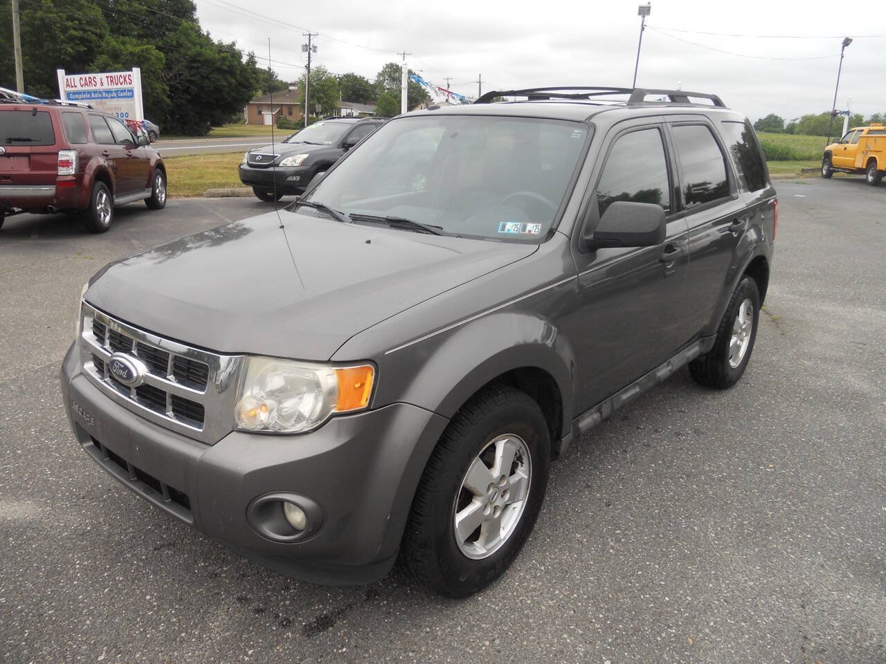 Used 2011 Ford Escape XLT w/ 203A Rapid Spec Order Code FWD image 2