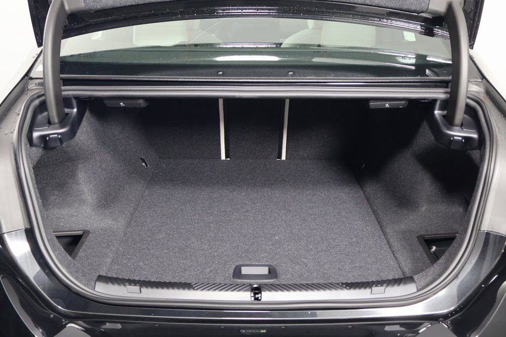 New 2026 BMW i5 eDrive40 w/ Executive Package image 8