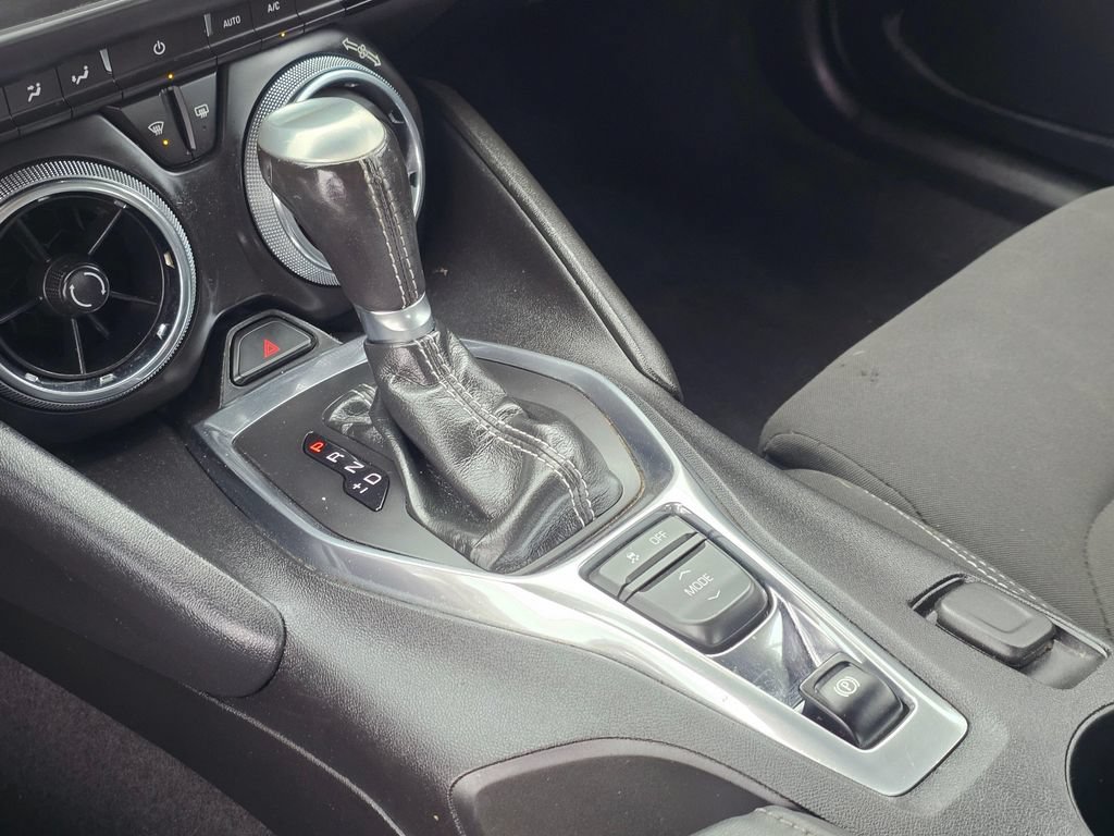 Used 2019 Chevrolet Camaro LT RWD image 29