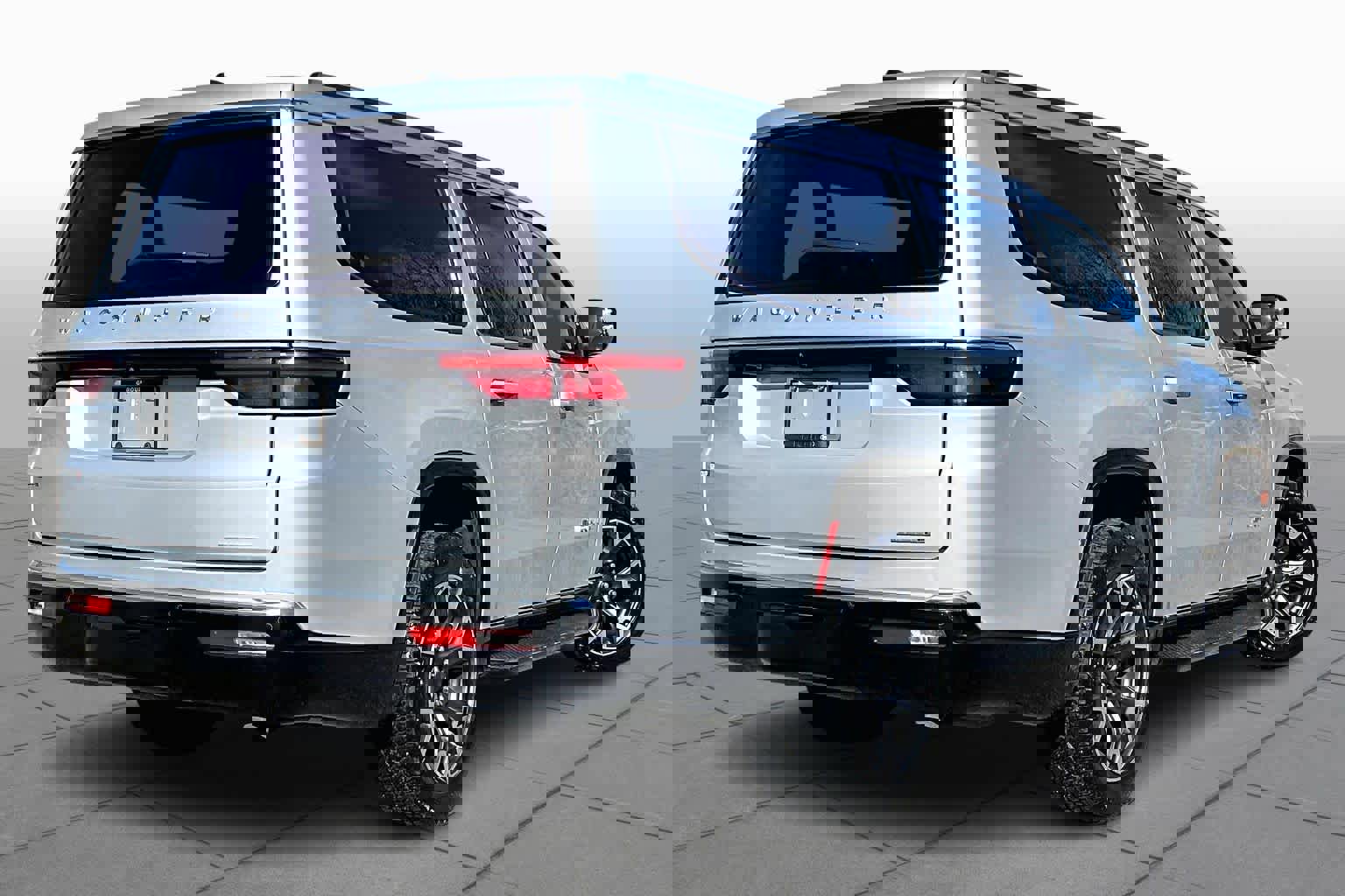 Used 2024 Jeep Wagoneer L Series III w/ Flexible Seating Group image 13