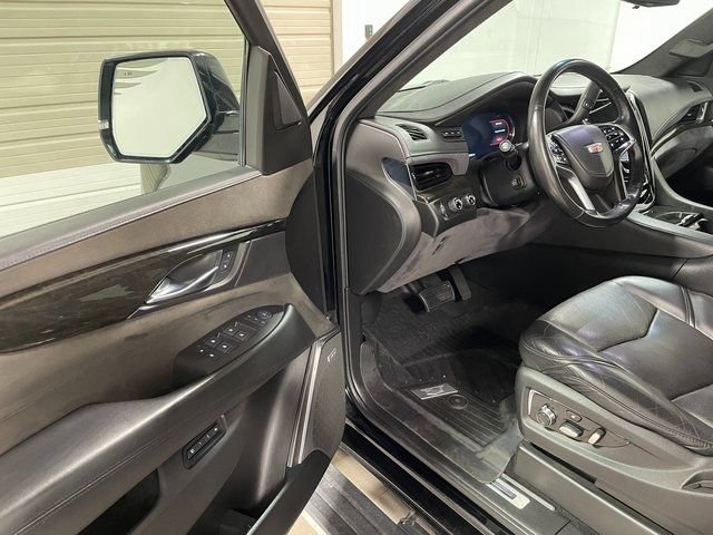 Used 2017 Cadillac Escalade ESV Platinum AWD/4WD image 10