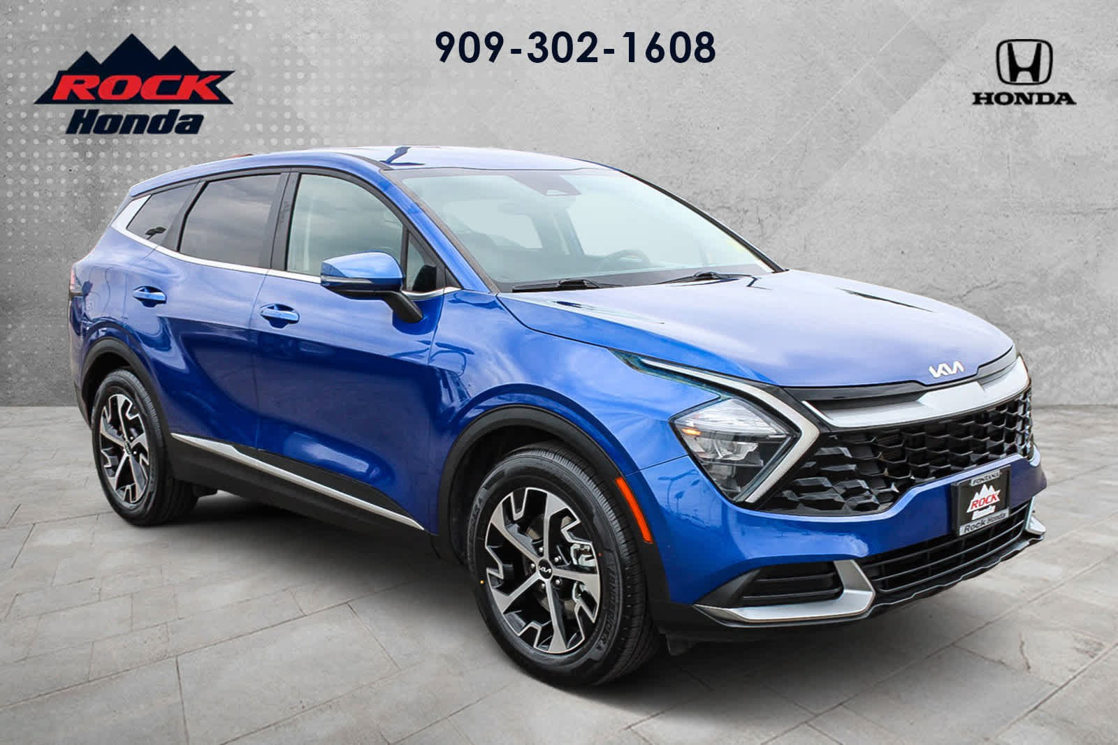 Used 2023 Kia Sportage EX FWD image 3