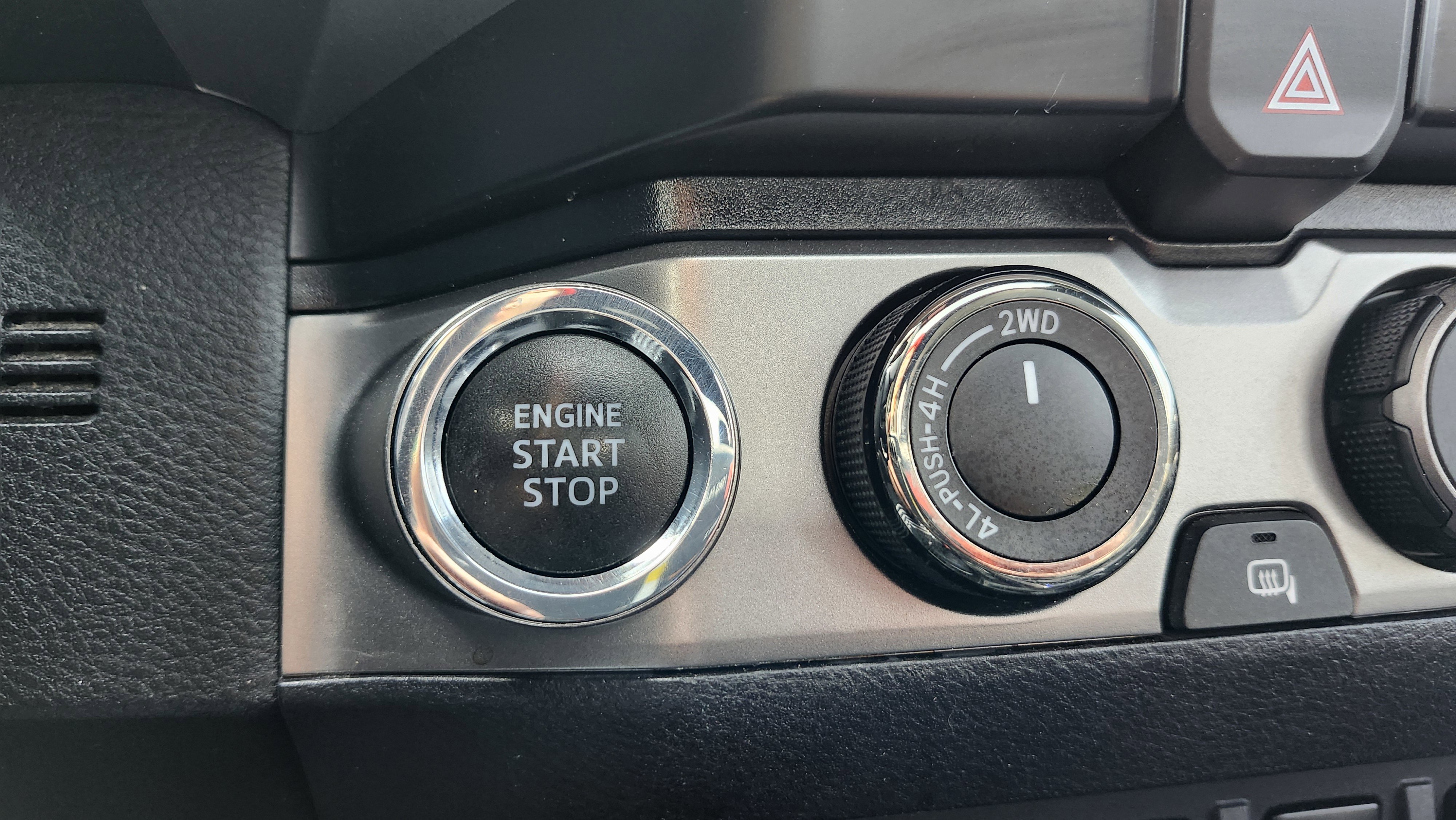 Used 2020 Toyota Tacoma Limited image 10