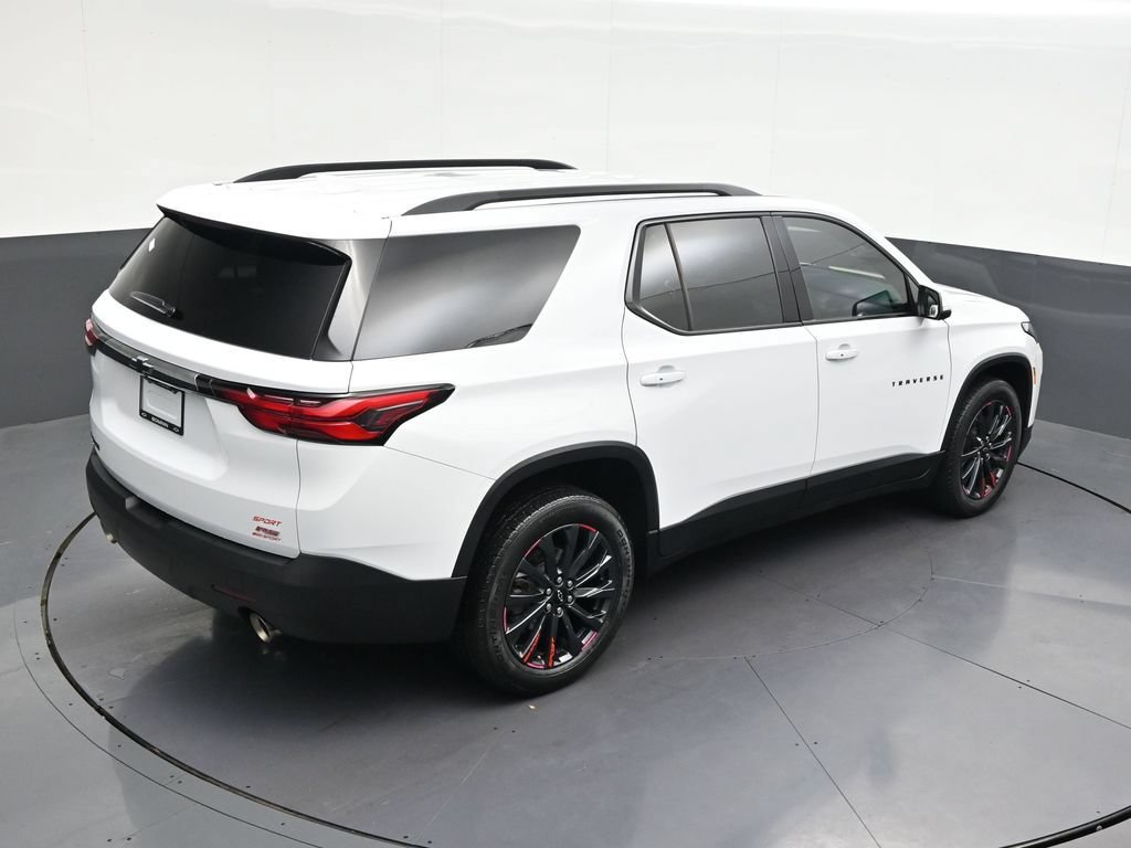 Used 2024 Chevrolet Traverse RS FWD image 24