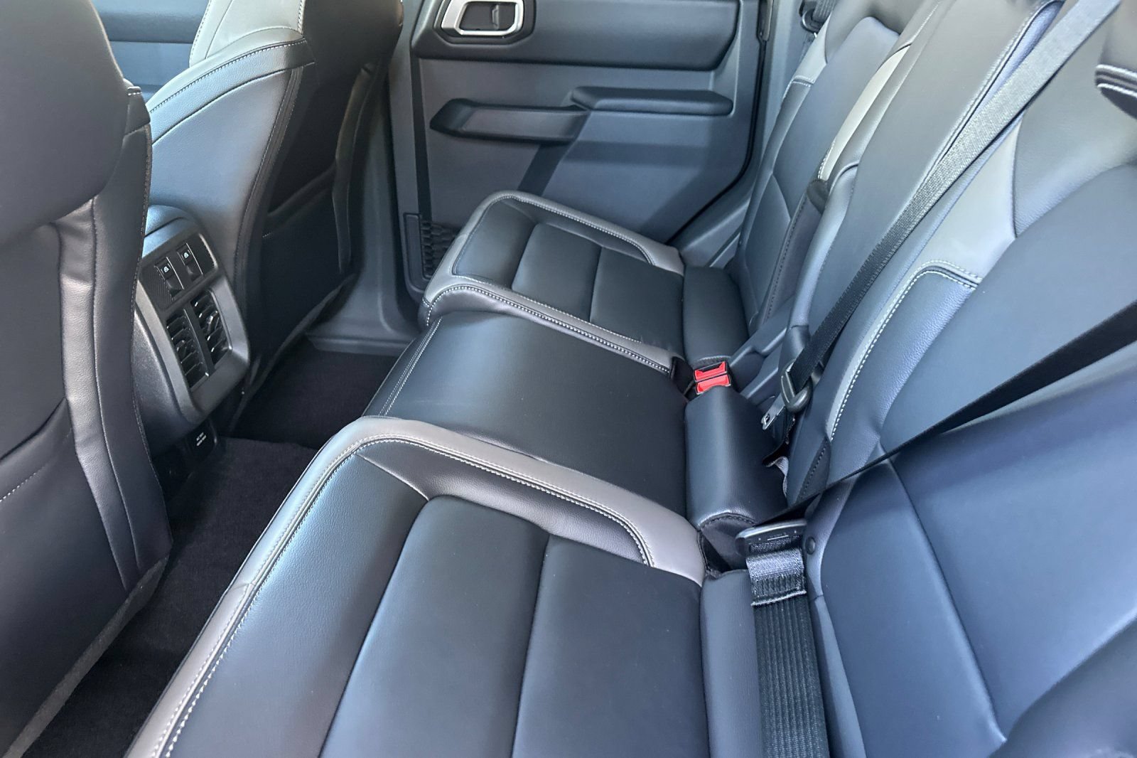 New 2026 Ford Bronco Outer Banks AWD/4WD image 12