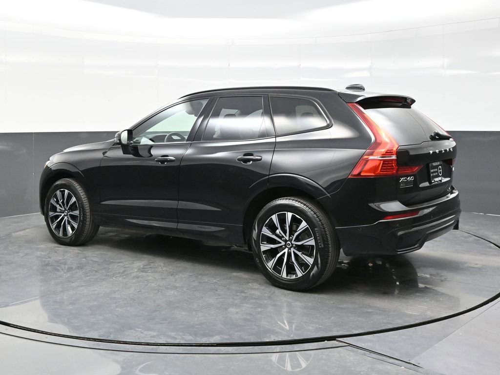Used 2025 Volvo XC60 B5 Plus AWD/4WD image 4