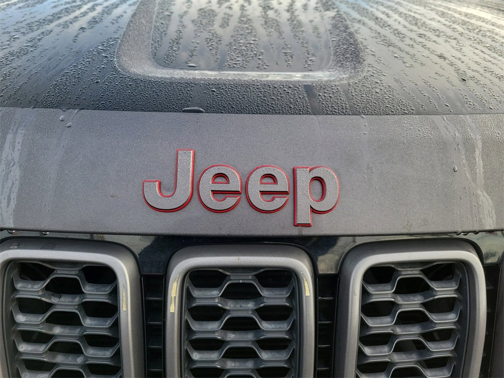 Used 2017 Jeep Grand Cherokee Trailhawk image 9