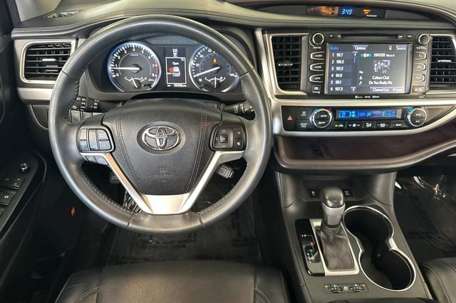 Used 2016 Toyota Highlander Limited AWD/4WD image 18