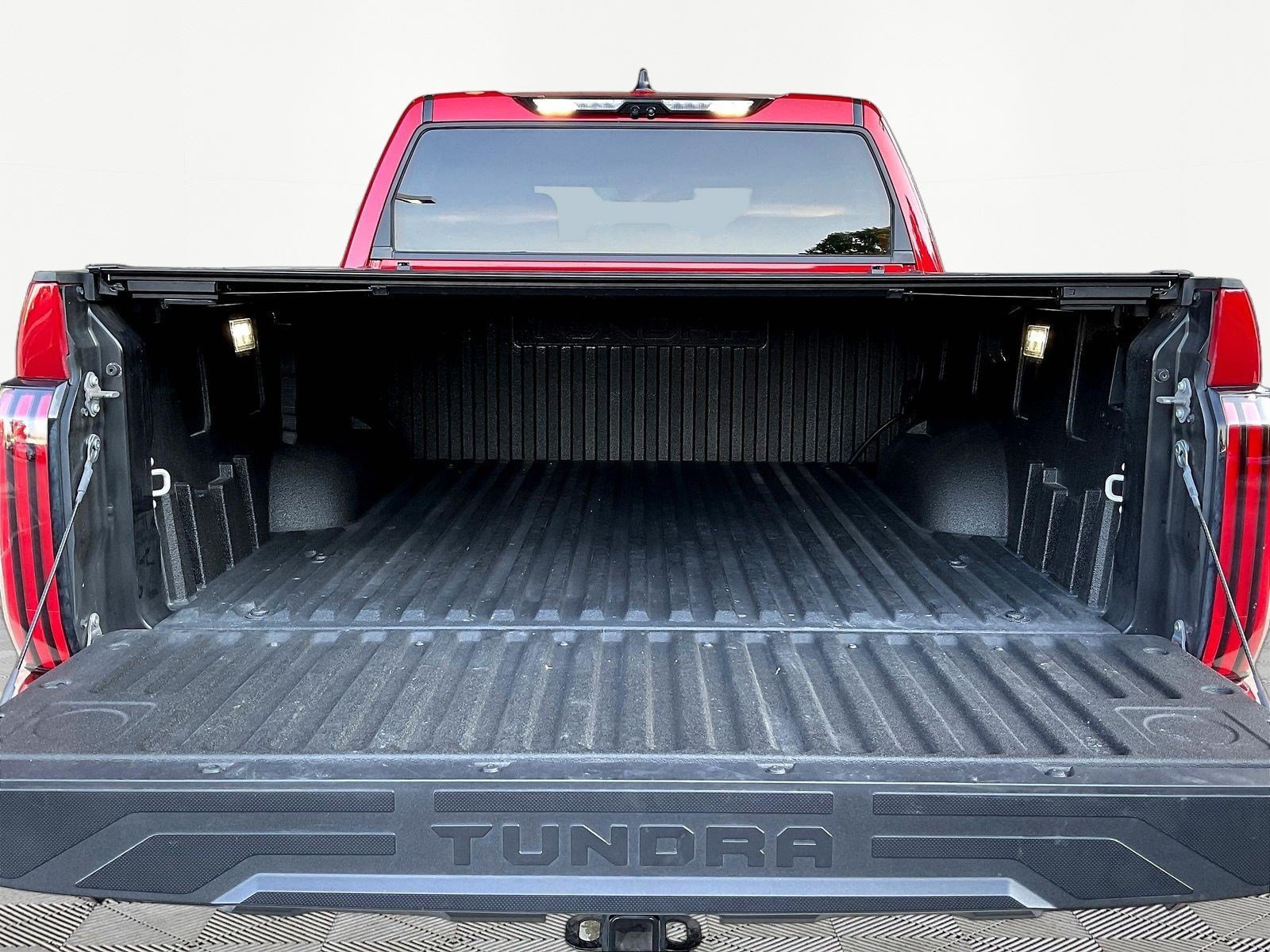 Used 2024 Toyota Tundra Limited AWD/4WD image 7