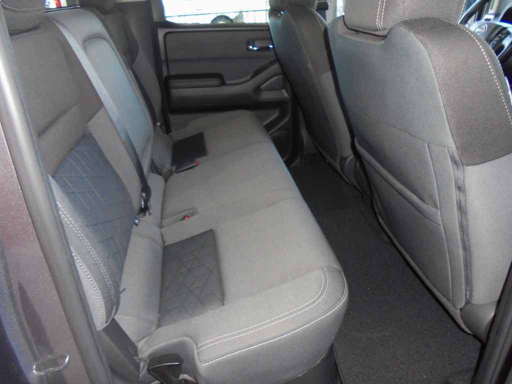 Used 2025 Nissan Frontier SV RWD image 10