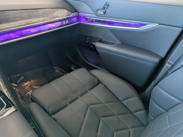 Used 2024 BMW 760i xDrive w/ Premium Package 2 image 14